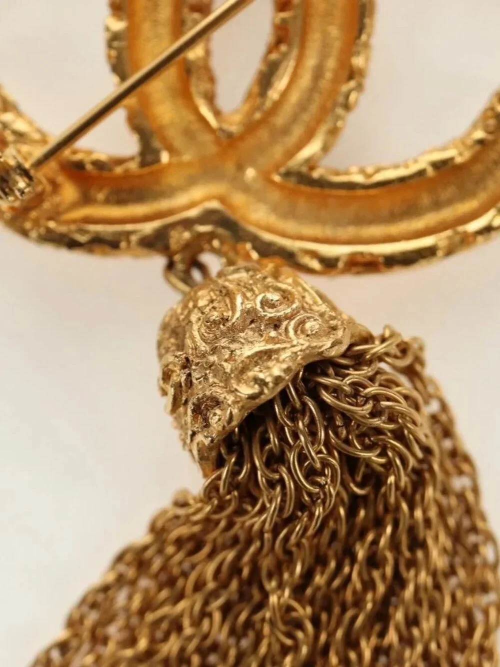 CHANEL CC Fringe Lava Brooch metal Gold CC Auth am11879SM